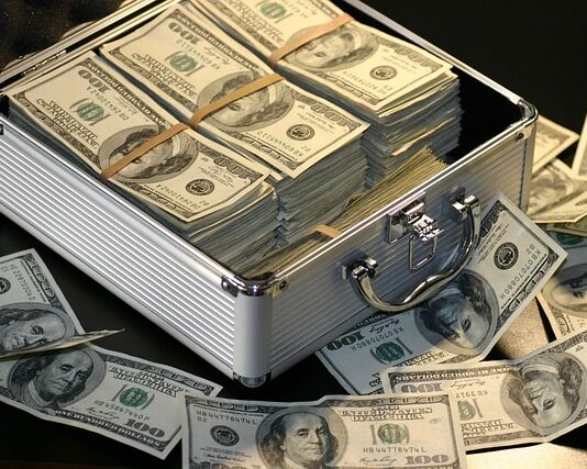 Ile zarabia SQL Developer?