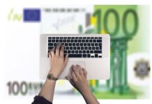 Ile zarabia AI developer?